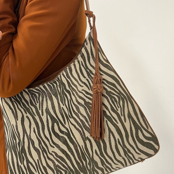 zebra print handbag - Picture 7 of 9
